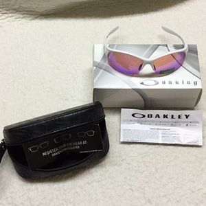 BRAND NEW Oakley SUNGLASSES